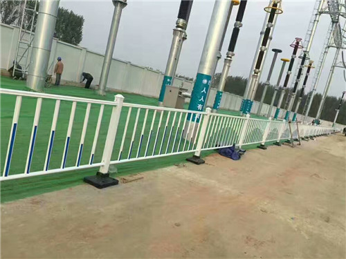 道路隔離護(hù)欄案例